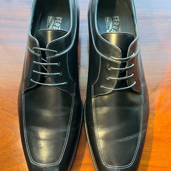 Elevate Your Look with Black Almond Toe Lace-Up Salvatore Ferragamo Dress Shoes! - Picture 1 of 6